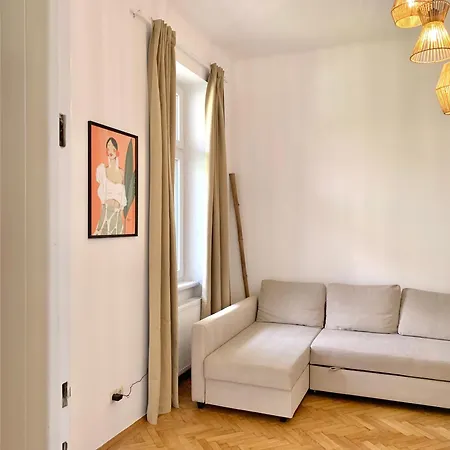 Bamboo City Apartment : A Cozy Family Haven In Vienna'S 9Th District Exterior photo