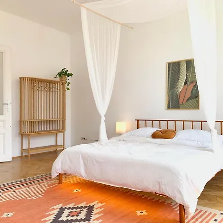 Bamboo City Apartment : A Cozy Family Haven In Vienna'S 9Th District Exterior photo